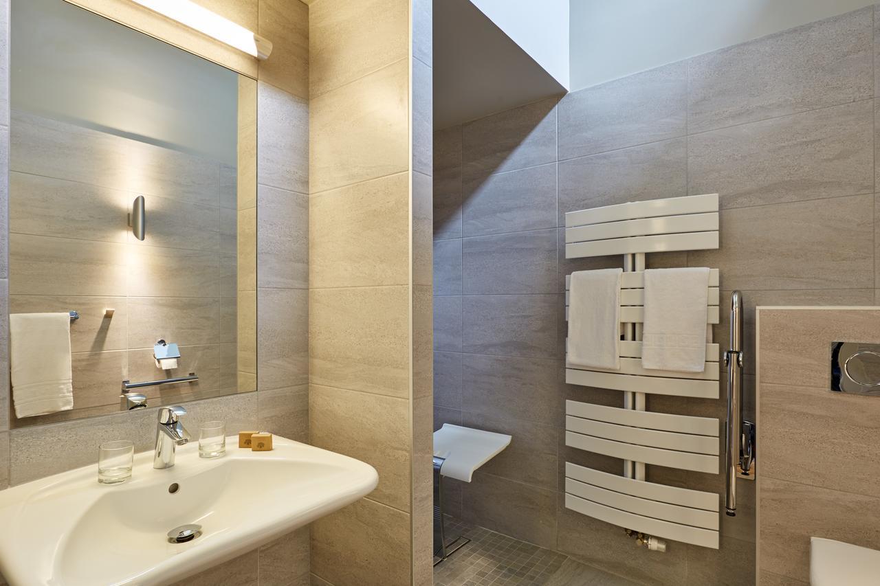 Hotel Centre Port-Royal Saint-Lambert  Zewnętrze zdjęcie